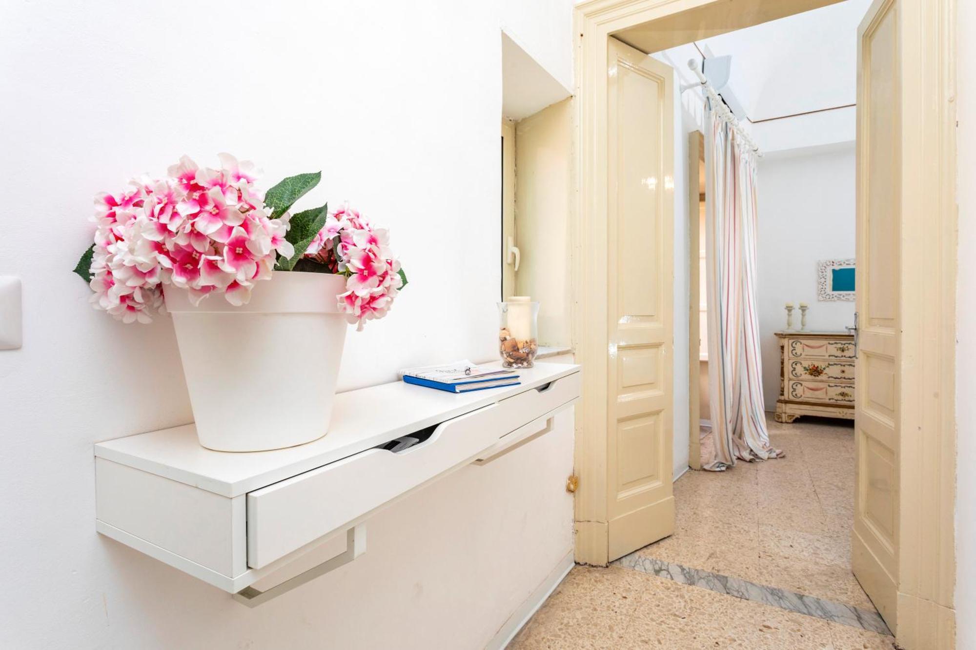 The House In Baroque Style Apartment